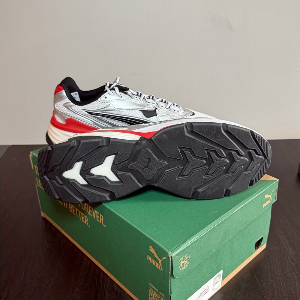 Puma White and Black Athletic Shoes with Red Highlights - Picture 5 of 5